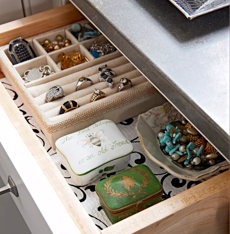 How to Organize Your Accessories
